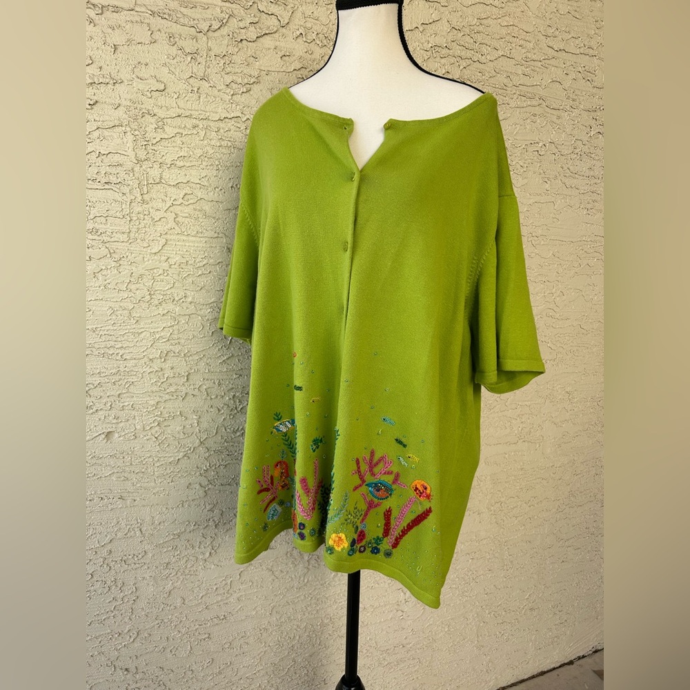 Quacker Factory green embroidered short sleeve sweater plus size